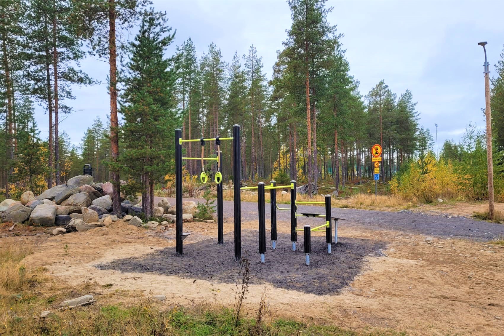 Monitoimikuntoilulaite Laivakankaalla.