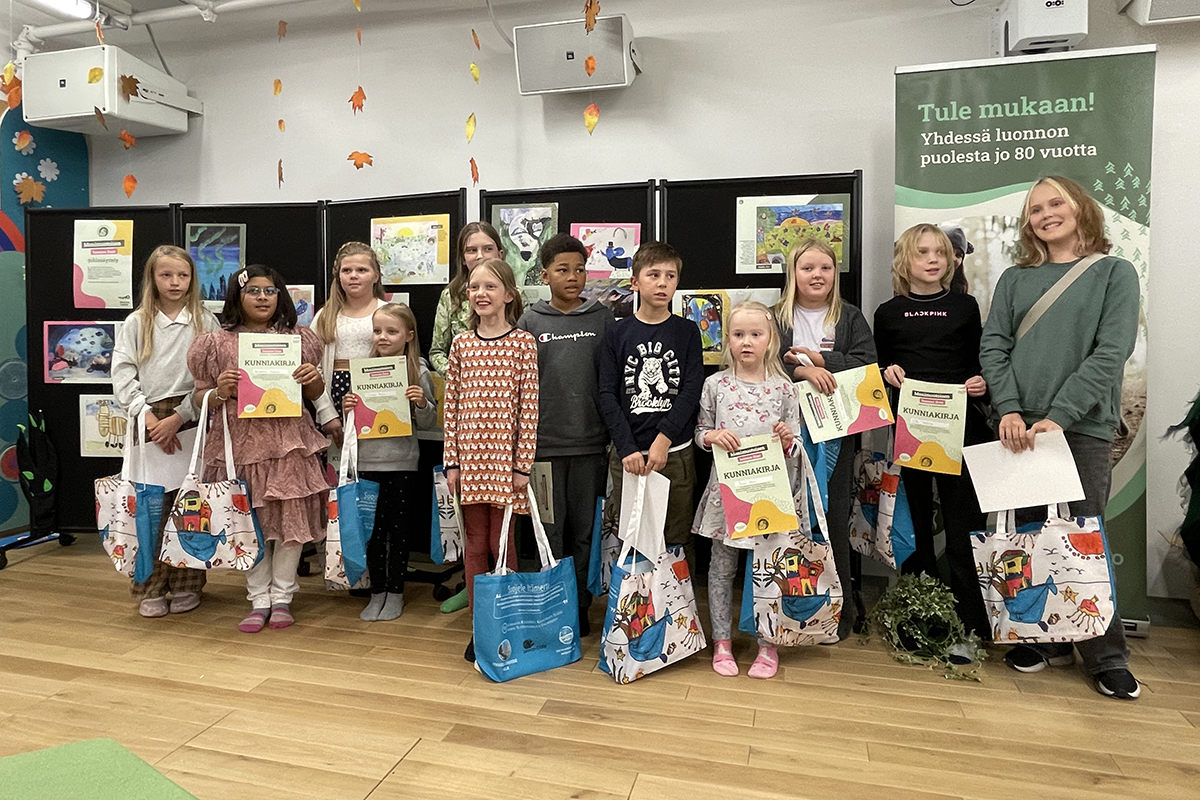 Kilpailun voittajakaartia Oodissa.