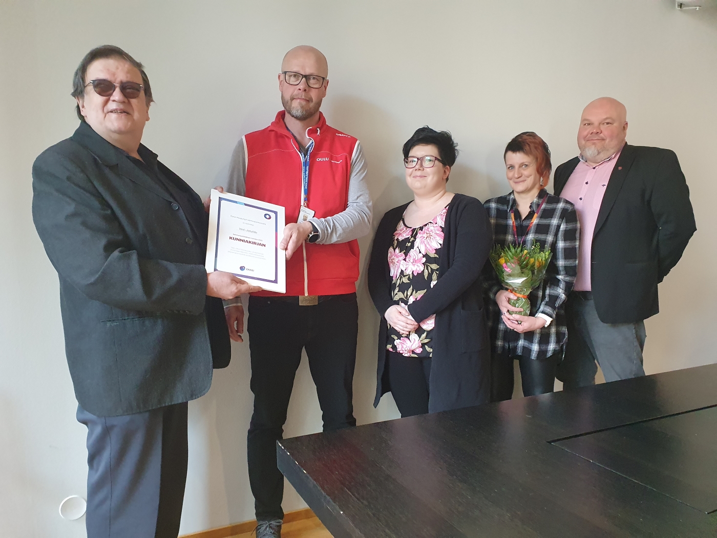 Vesi-Jatulin palkittavat.