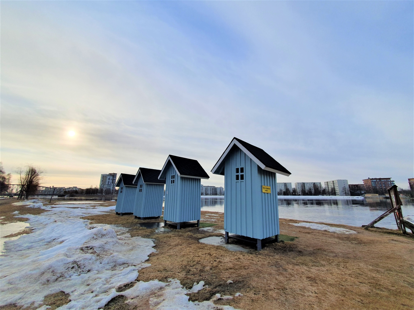 Tuiran uimarantaa huhtikuussa 2023.