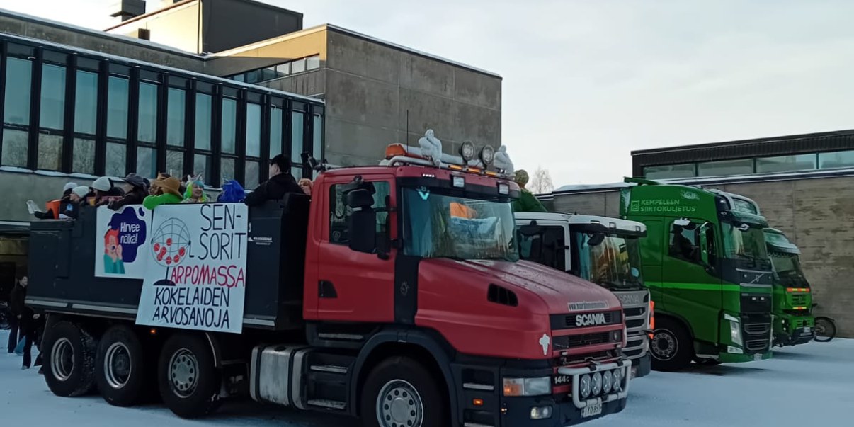 Abit lähdössä penkkariajelulle 6.2.2025