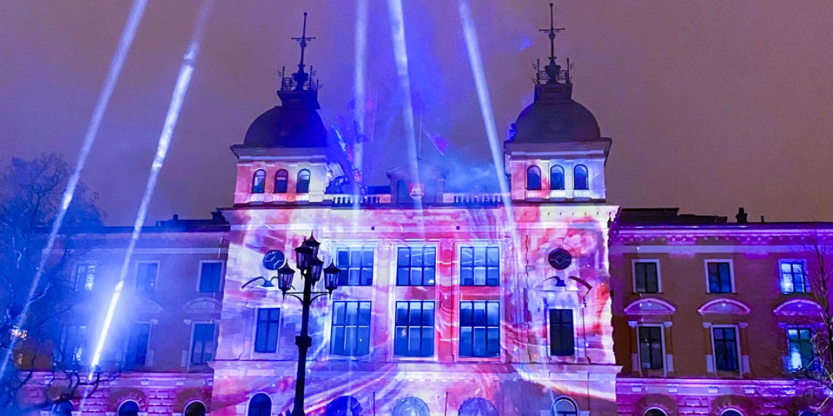 Kuvituskuvassa Lumo-valofestivaali 2024 ja Dialogue, Niko Tiainen.