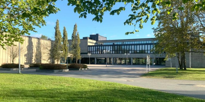 Pohjankartanon koulun piha