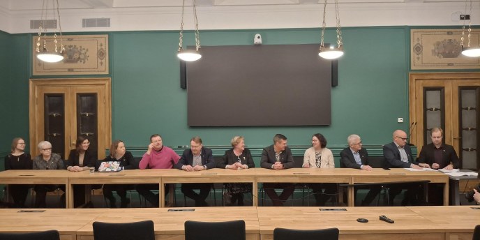 Valtuustosopimuksen allekirjoitustilaisuus 8.12.2025