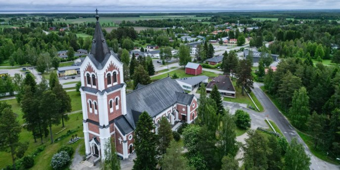 Barokkimaisemia Lakeuden katedraalissa – kamarimusiikkia, kirkontornia ja leetaa Lumijoella
