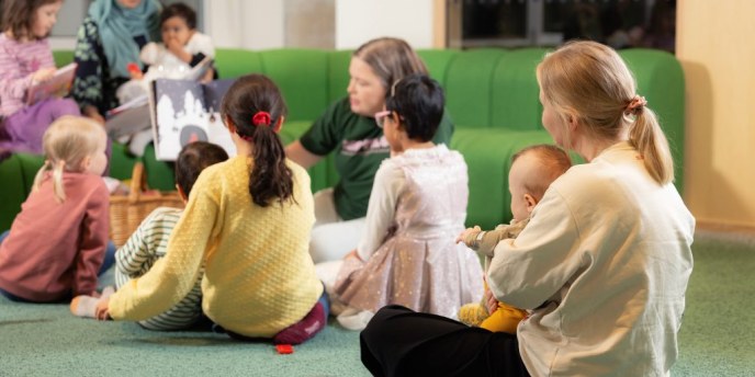 Lasten­kulttuuri­keskus Kotilon Perhepesä tuo tukea ja yhteisöllisyyttä lapsi­perheiden arkeen