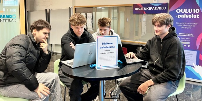 Oulu10:n uusi digitukipiste otettu virkeästi vastaan – opiskelijat mukana auttamassa