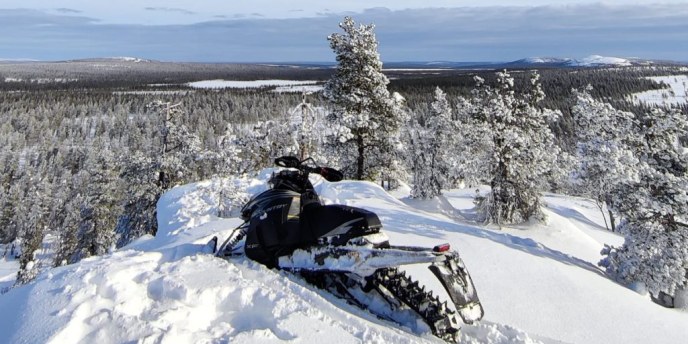 Oulun kaupunki huoltaa ja ylläpitää laajaa moottori­kelkka­reitistöä