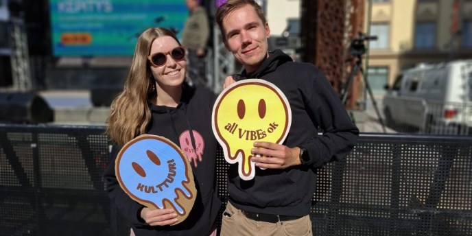 Kaikki tunteet sallittuja – Vibes-projekti tukee nuorten hyvin­vointia ilmaisia palveluja tuovalla passilla