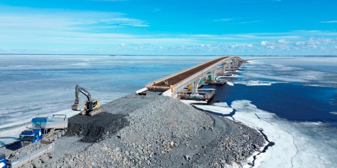 Huikun sillan kannen valu alkoi Hailuodon kiinteän yhteyden työmaalla – yhteys avattaneen liikenteelle elokuussa