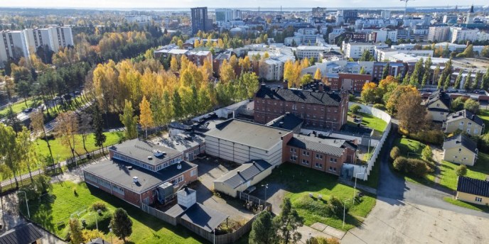 Valveelle vuokrataan väistö­tiloja Myllytullin vanhasta vankilasta