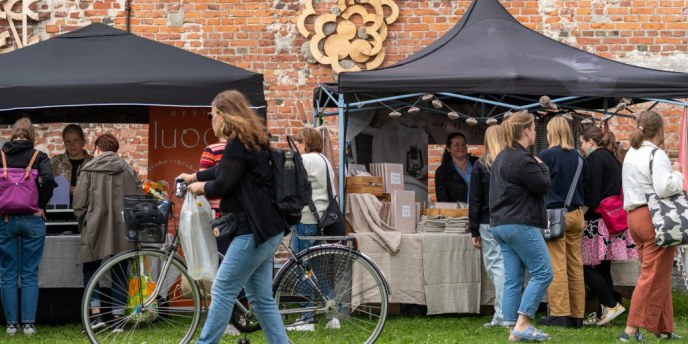 Designtori tuo suomalaisen muotoilun iloa jälleen Oulun Pikisaareen