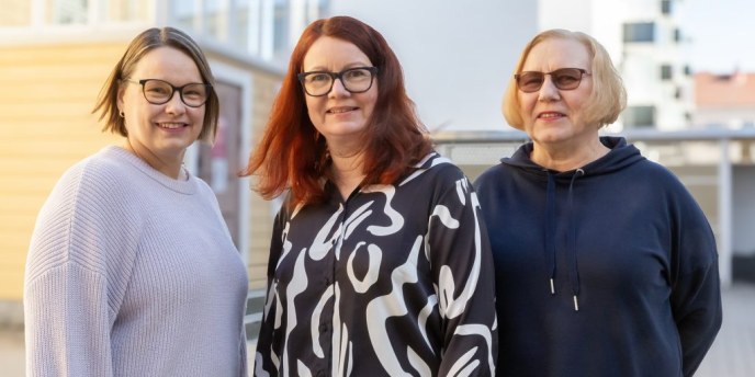 Tehostettu nuoriso­työ kohtaa nuoren hädän hetkellä – Oulun malli sai palkinnon ministeriltä