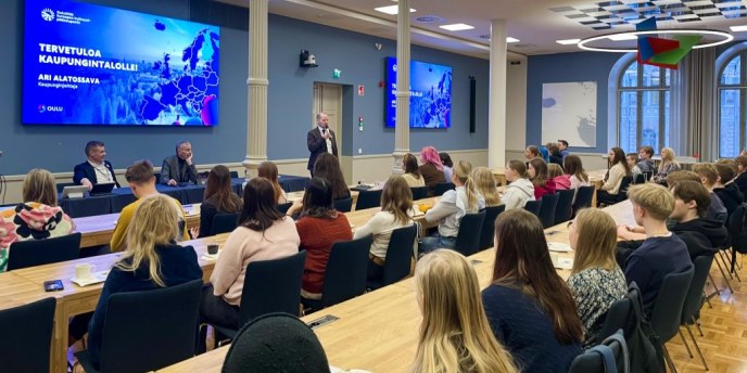 Kaupungin johto kuuli nuoria kaupungintalolla