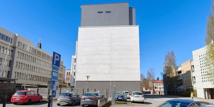 Viimeinen Oulu2026-seinä­maalaus syntyy keskustaan