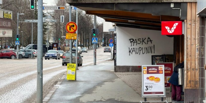 Oulun kuuluisimman seinä­maalauksen perinne säilyy, vaikka rakennuksen tilalle tulee uusi