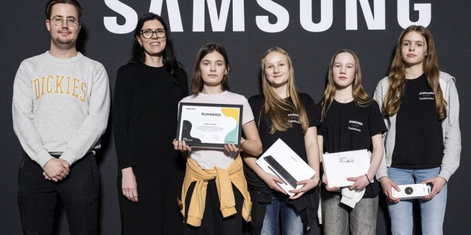 Laanilan koulun tytöt voittivat valta­kunnallisen tiede­kilpailun innovatiivisella liikunta­sovelluksellaan