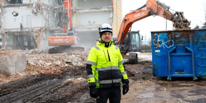 Merikosken koulun purku on tarkkaa lajittelutyötä – lähes kaikki päätyy kierrätykseen