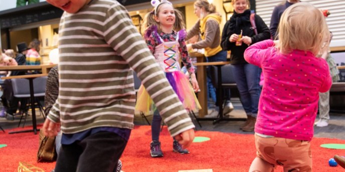 Lastenkulttuuria monella rintamalla – kulttuuri­pääkaupunki­vuodesta riemua pienten arkeen