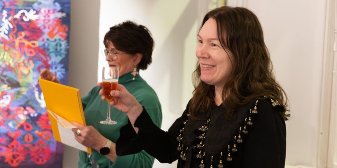 Oulun Taiteilija­seuran vaikutus ulottuu laajalle – pitkä työ palkittiin viimeisellä alueellisella taide­palkinnolla