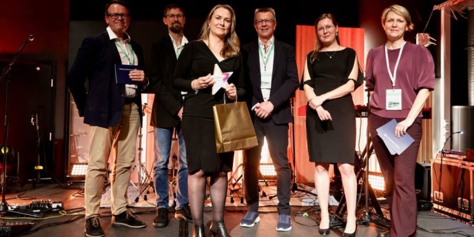 Joukko­liikenne­päällikkö Helena Väliaho palkittiin paikallis­liikenteen kehittämisestä