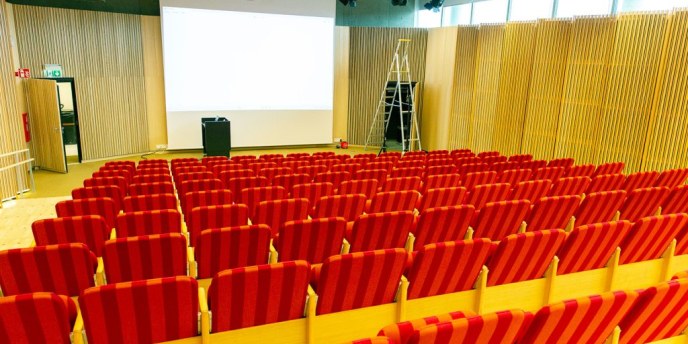 Oulun raati käy keskustelua vihreästä siirtymästä keskustakirjastossa – yleisötilaisuudessa on oululaisilla mahdollisuus osallistua ja vaikuttaa