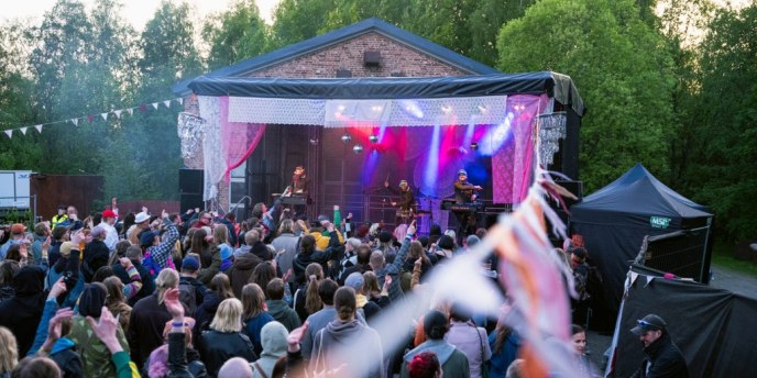 Pikipop tuo Pikisaaren kesään jälleen indiemusiikkielämyksiä – pihalla kuumana myös yleisösauna
