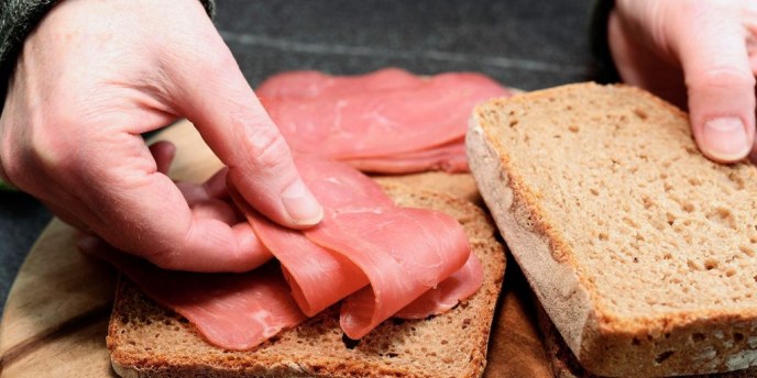 Monen nuoren ateria jää väliin – Oulun seurakunnat tarjoaa maksuttoman iltapalan kuudessa paikassa