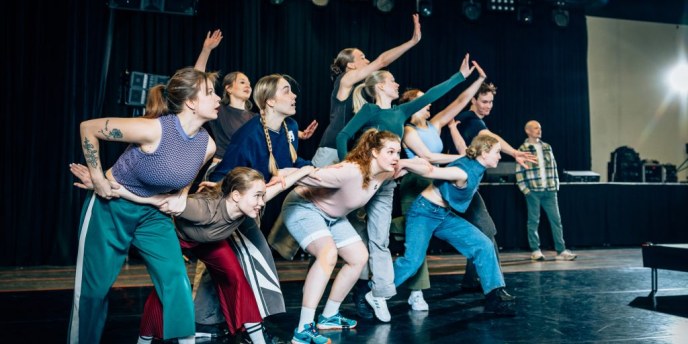 Leonard Bernsteinin suurteos Mass saa pian Suomen ensiesityksensä Ouluhallissa