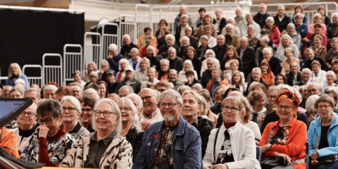Seniorimessujen tähtivieraina Pirkka-Pekka Petelius ja Anne Mattila