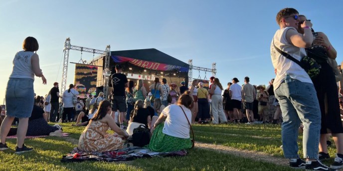 Varjossa kuullaan ensi kesänä funk- ja diskoklassikoita