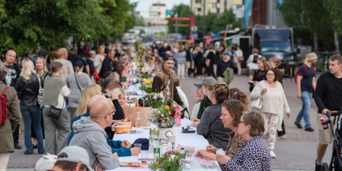 Kesäillan kattaukseen ja Makuseikkailuun etsitään ruoka­toimijoita