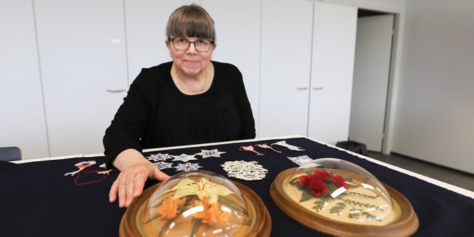 Käsityö­aineiden ohjaaja Pirjo Isoaho piti päänsä unelma-ammatistaan