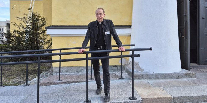 Ölövit kirkommenot tarjoaa messun Oulun murteella
