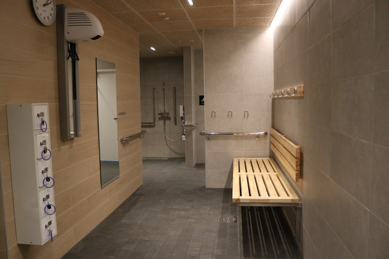 Linnanmaan uimahallin erityispukutila