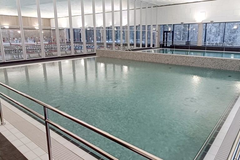 Linnanmaan uimahalli yleiskuva allastiloista