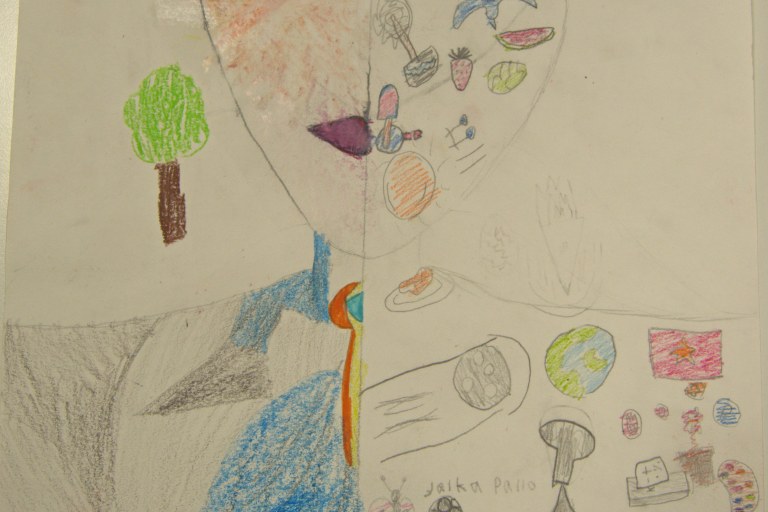 Värikäs piirros ihmisestä, ihmisen toisella puolella luontoaiheita, toisella puolella harrastuksiin liittyviä asioita.