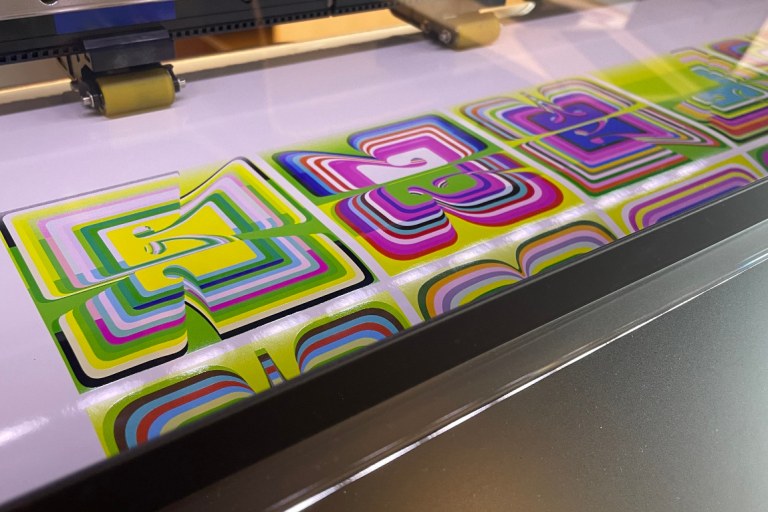 Suurkuvatulostaminen käynnissä