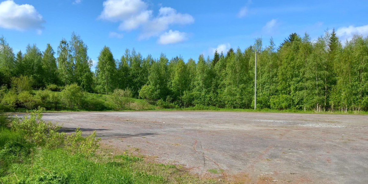 Kuva, Iinatin urheilukenttä.