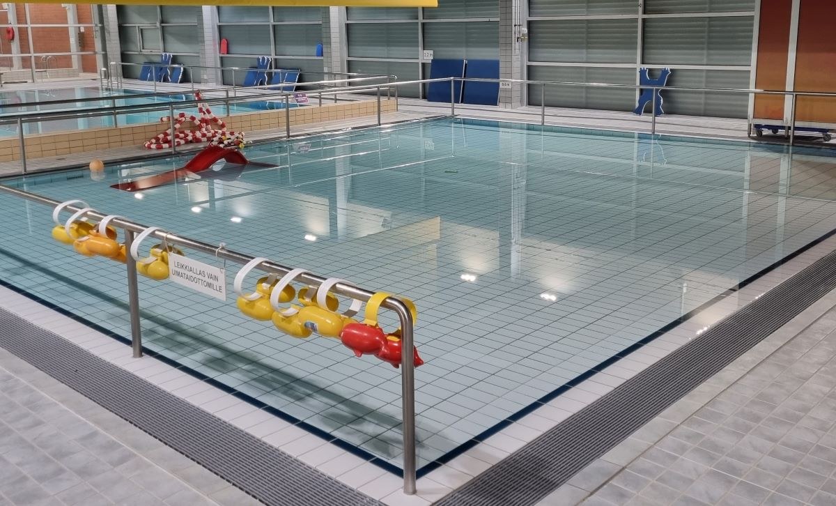 kahluuallas Oulun uimahalli