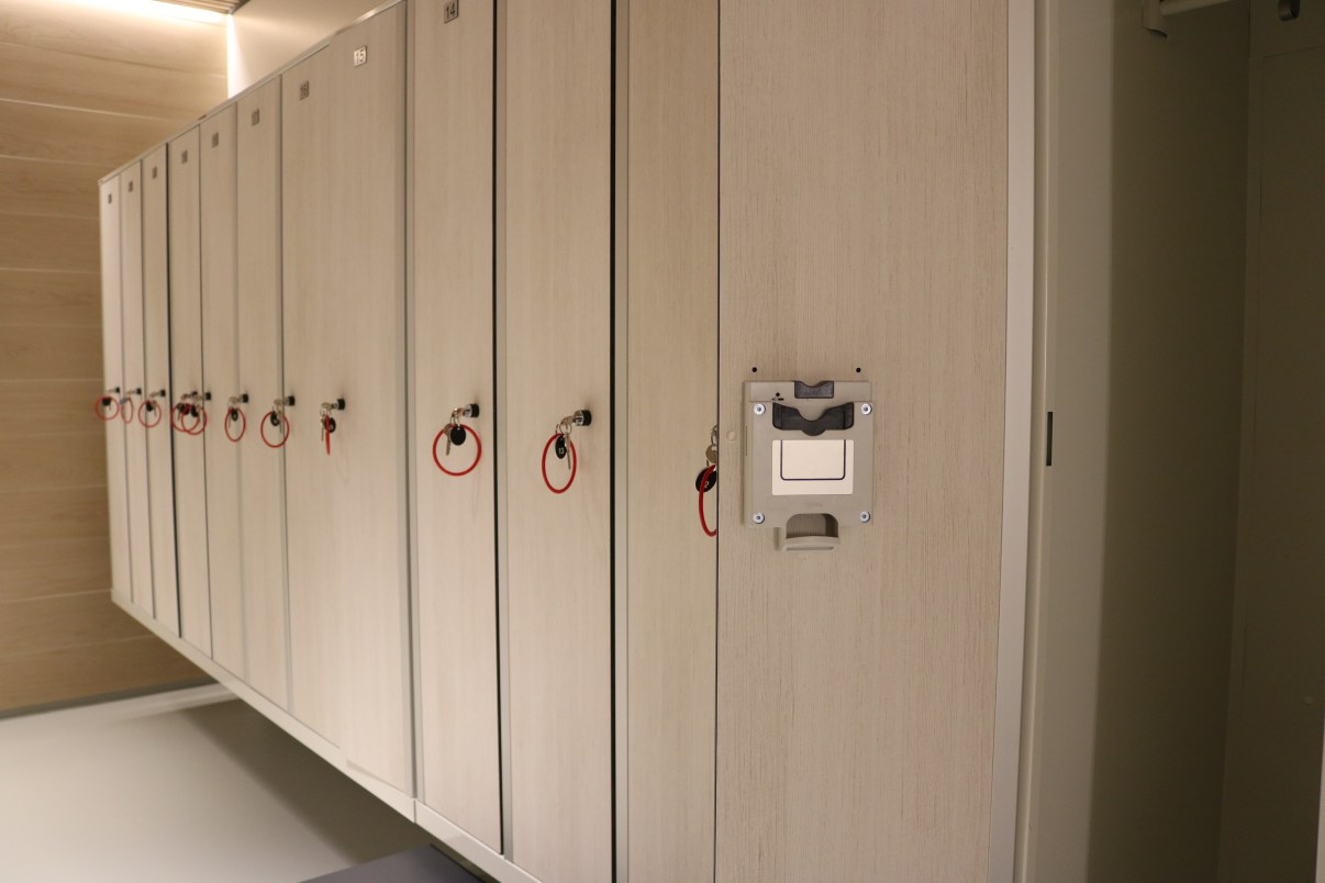 Linnanmaan uimahallin pukukaapit