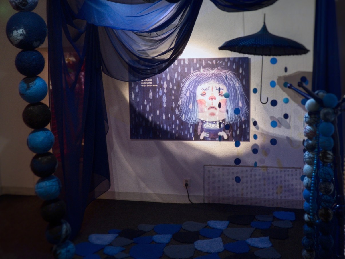 Kuva Minä tykkään nyt -näyttelystä