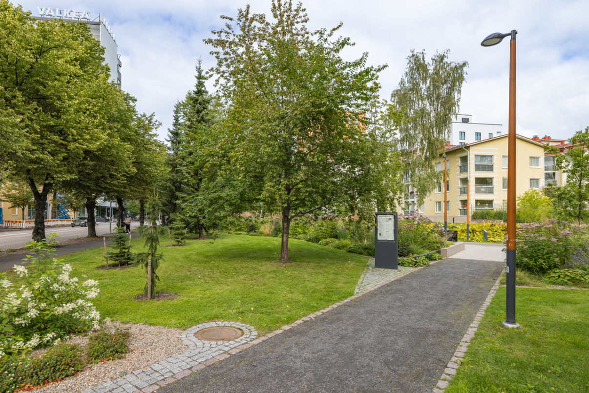 Uudistettua Vaaranpuistoa.