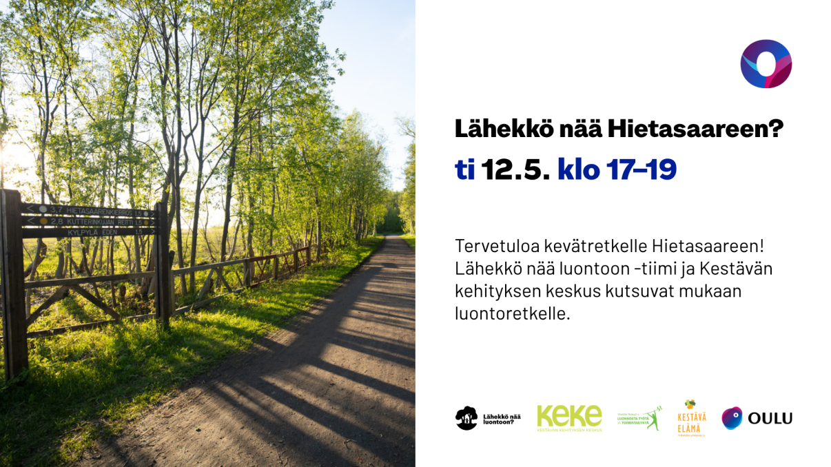 Aurinkoinen metsäpolku, puiset opaskyltit. Kuvan vieressä tekstiä, sama kuin alla.