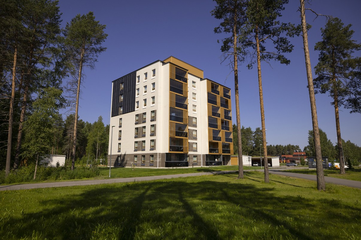Kuvassa Sivakka Oy:n kerrostalo osoitteessa Hiirihaukantie 12.