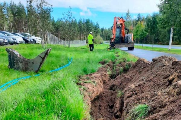 Kuvassa kaapelikaivanto