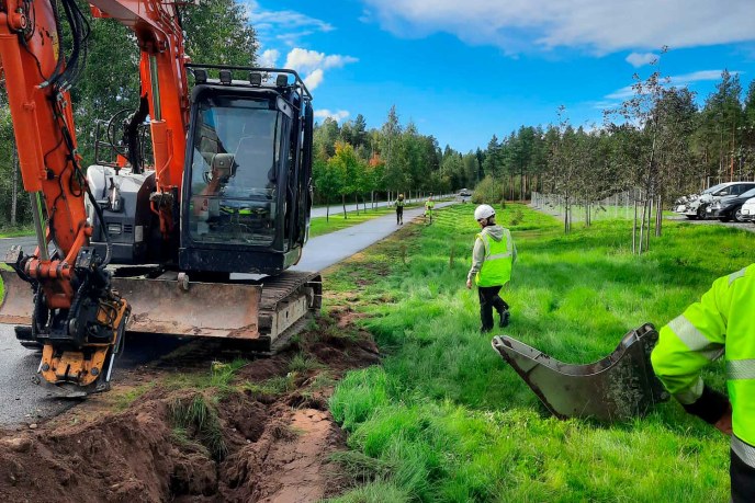 Kaivinkone ja kaivanto
