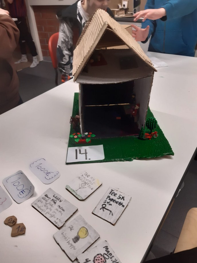 STEAM-töitä Rajakylän koululla